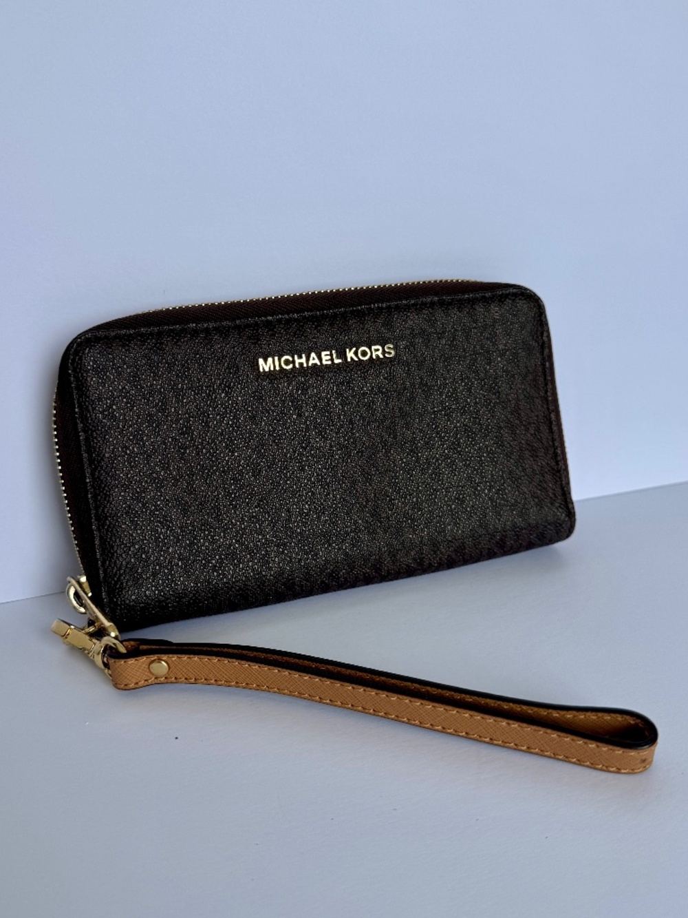 Michael Kors Jet Set Travel Large Zip Around Wristlet Brown Signature Wallet